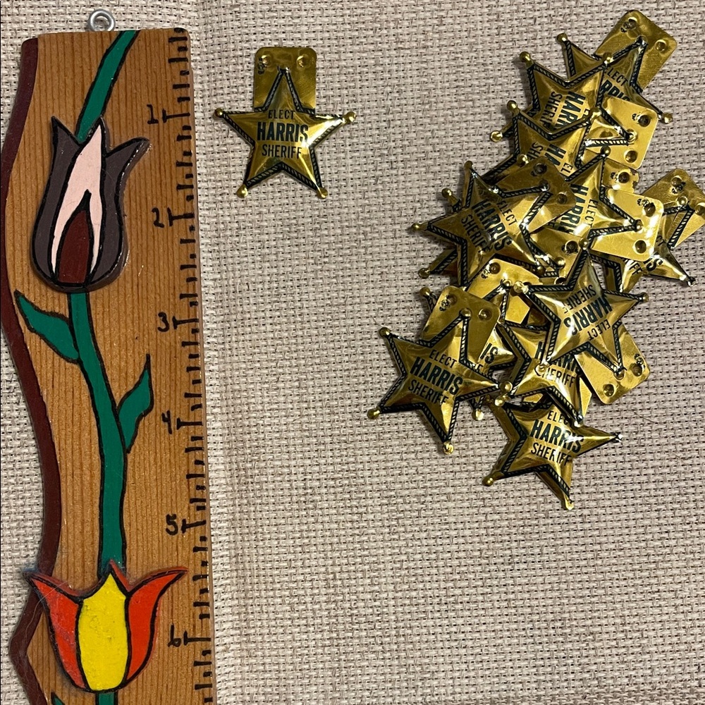 Lot of 13 Vintage Sheriff Badges - “Elect Harris Sheriff”